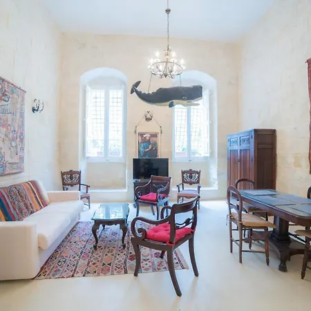 Spacious With Private Garden Apartament Valletta