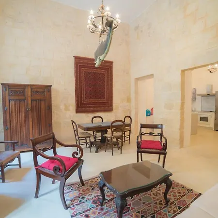 Apartament Spacious With Private Garden